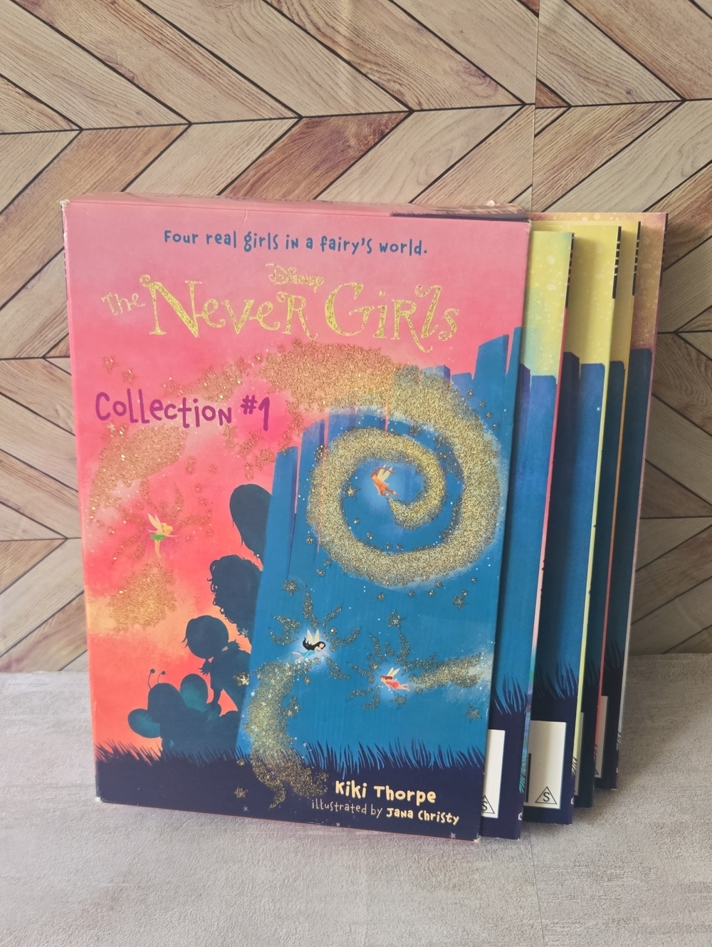 Disney The Never Girls Collection 1 Box Set Books 1-4 Kiki Thorpe Fairy Chapter